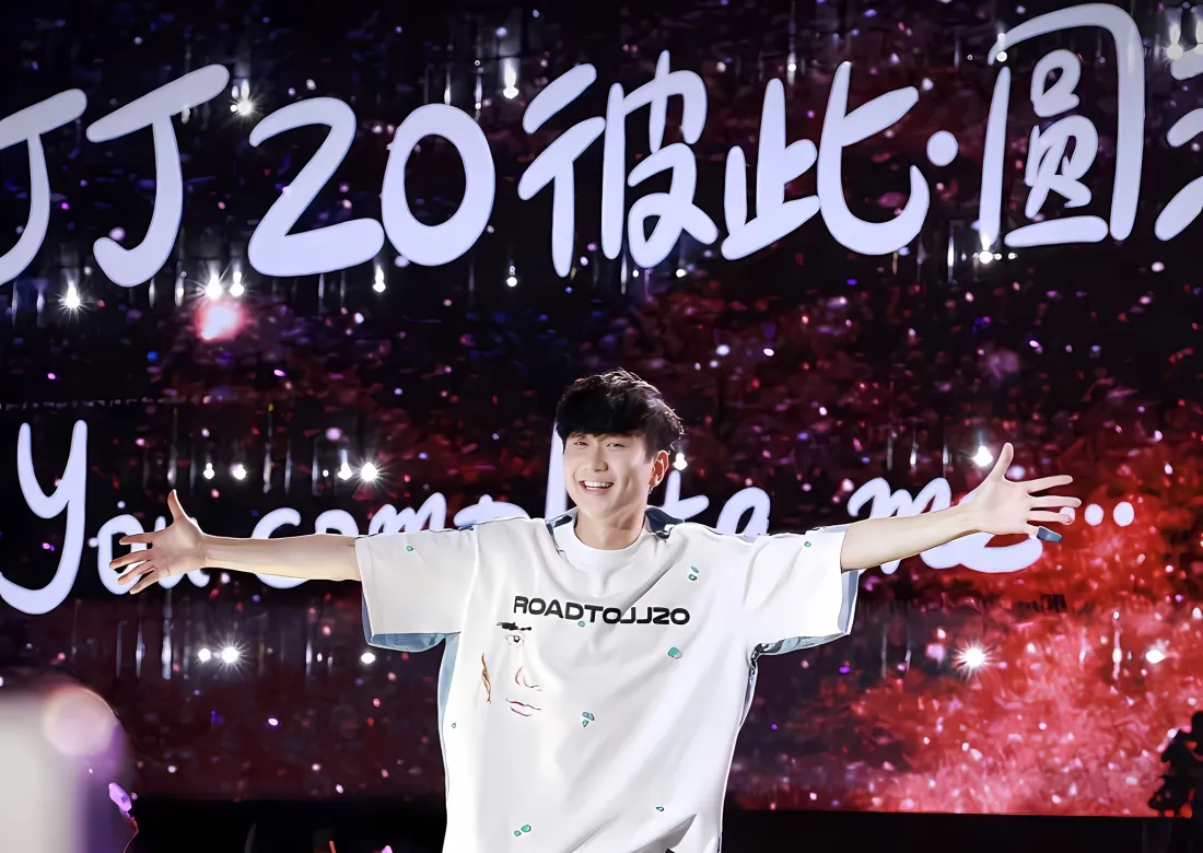 2k林俊杰壁纸｜演唱会背景图 - 白短袖「哲风壁纸」