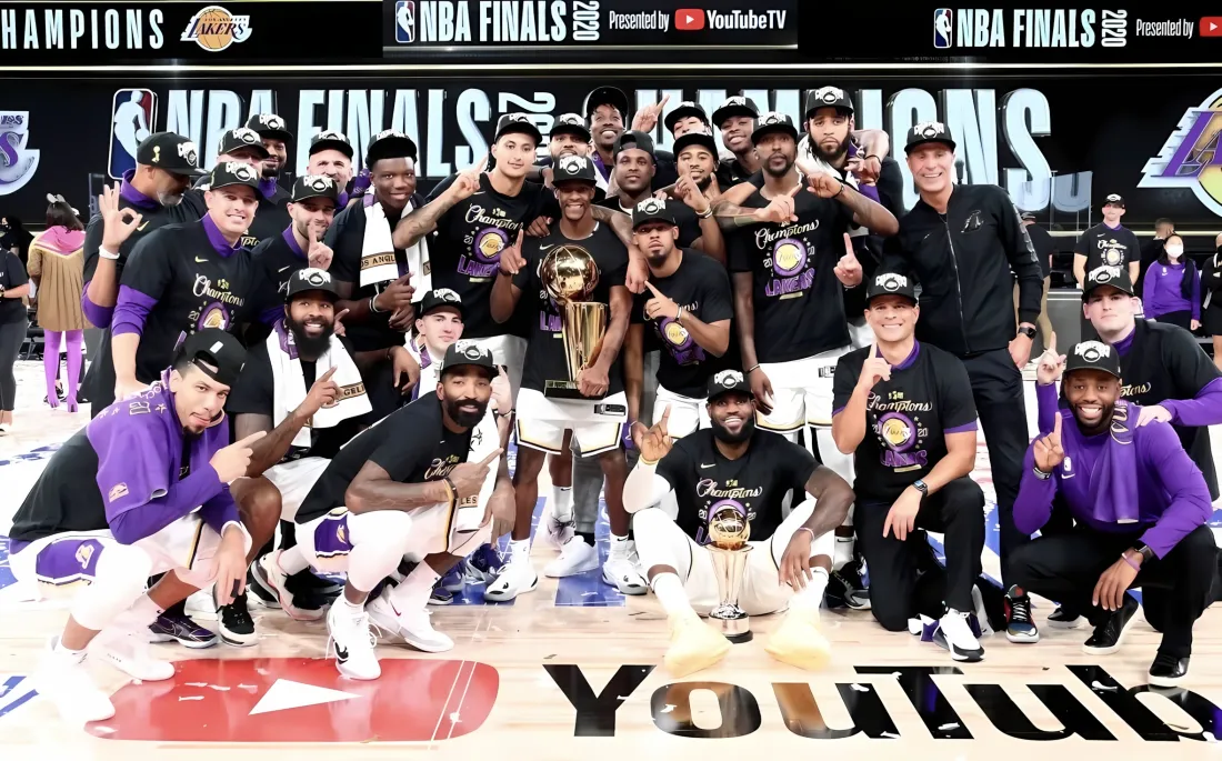 2k湖人队壁纸｜NBA冠军背景图 - 总冠军合影「哲风壁纸」