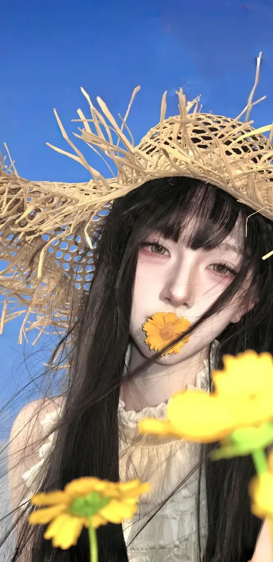 草帽美女手机壁纸｜黄花蓝天 - 清新「哲风壁纸」