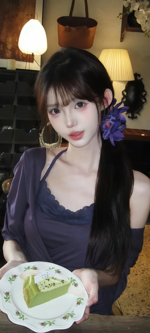 紫衣美女手机壁纸｜室内暖光图片 - 抹茶蛋糕「哲风壁纸」