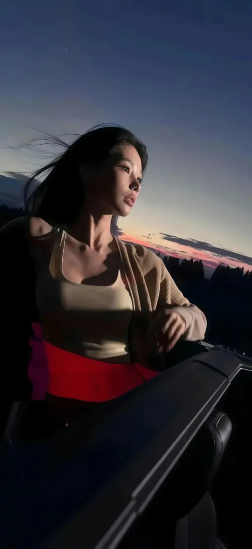 户外美女手机壁纸｜黄昏背景 - 氛围感高清「哲风壁纸」