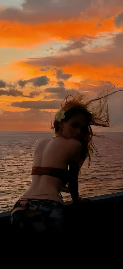 海边日落美女背影手机壁纸｜晚霞背景图片 - 氛围感高清「哲风壁纸」