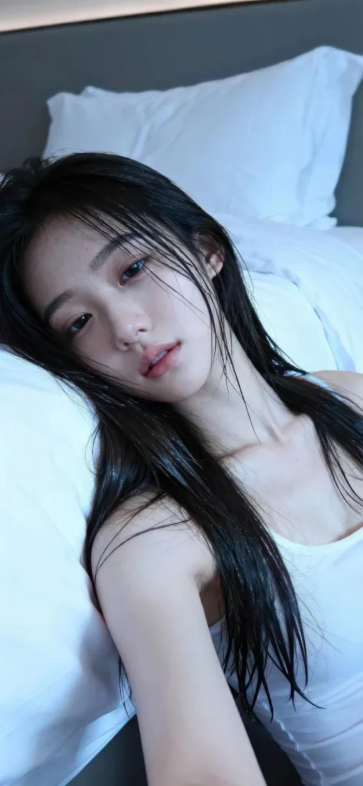 长发美女手机壁纸｜卧室背景 - 白衣自拍「哲风壁纸」