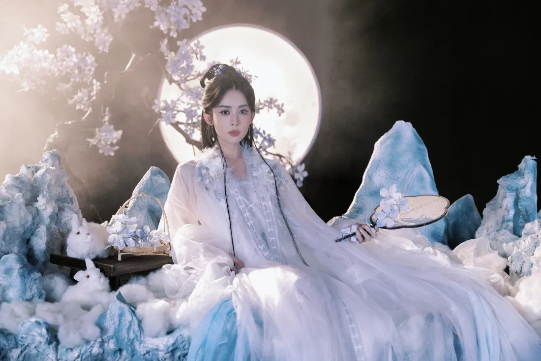 2k古力娜扎壁纸｜古风汉服背景图片 - 仙侠月亮樱花「哲风壁纸」