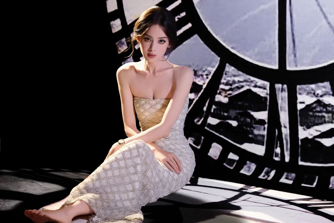 2k古力娜扎壁纸｜钟表背景图片 - 礼服坐姿「哲风壁纸」