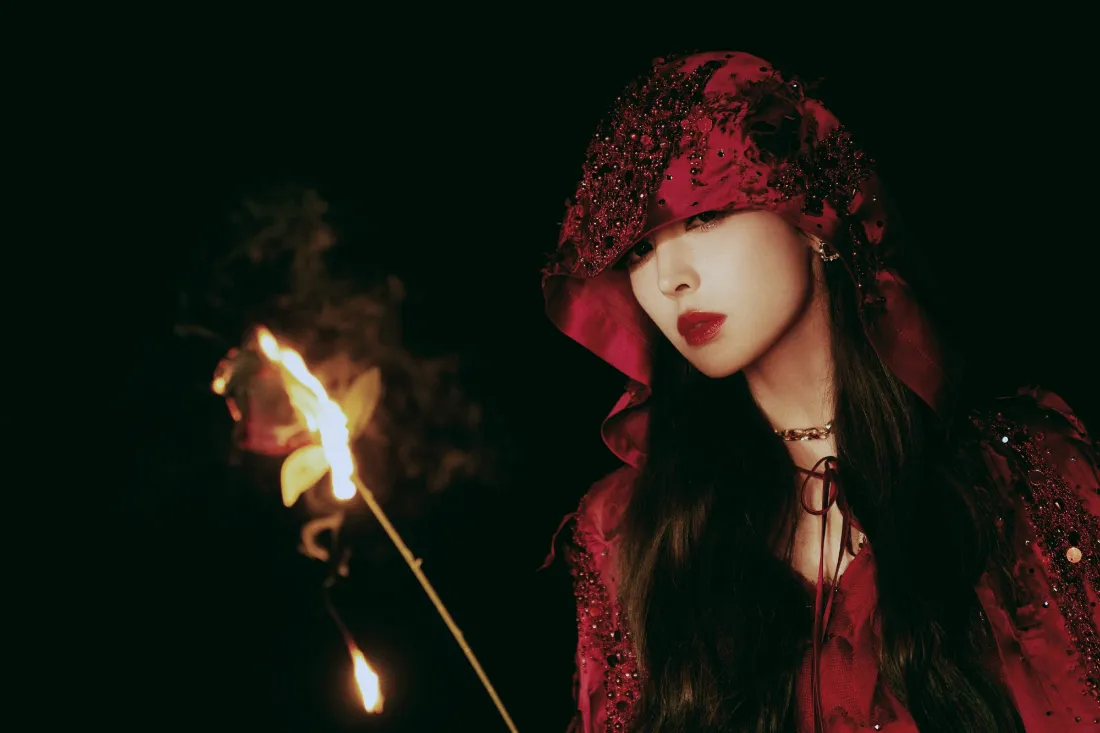 2k古力娜扎壁纸｜暗黑背景图片 - 红衣火焰红唇「哲风壁纸」