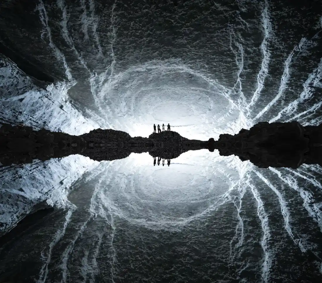 2k对称深渊石核壁纸｜神秘洞穴 - 黑暗纹理「哲风壁纸」