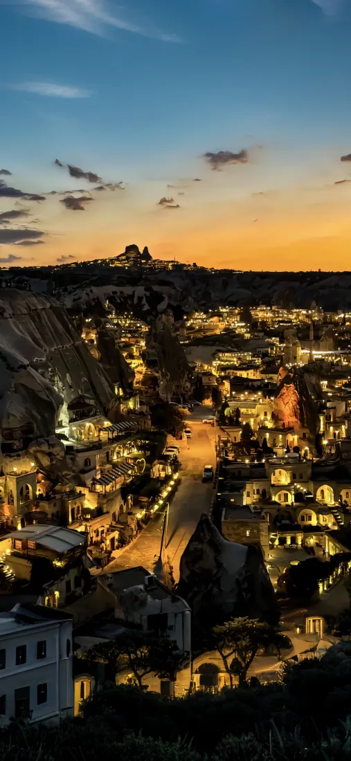 黄昏城市街道手机壁纸｜夜景背景图片 - 灯光小镇「哲风壁纸」