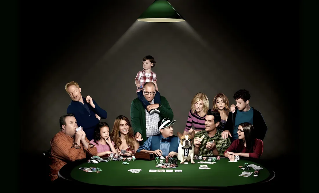 2k摩登家族壁纸｜赌桌背景 - 美剧家庭群像「哲风壁纸」