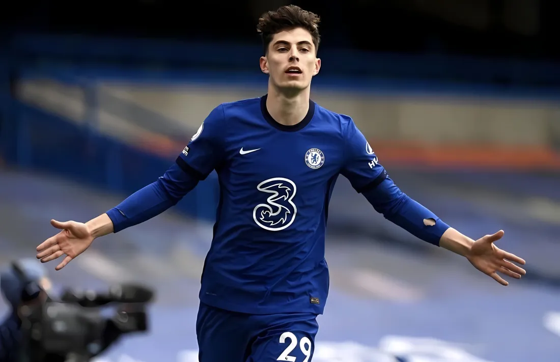 2k凯·哈弗茨壁纸｜球场背景 - 蓝色球衣「哲风壁纸」