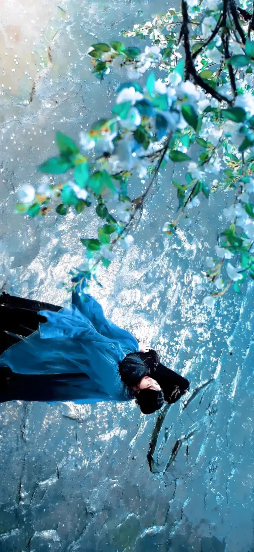 入青云手机壁纸｜湖水 - 卢昱晓侯明昊拥抱「哲风壁纸」