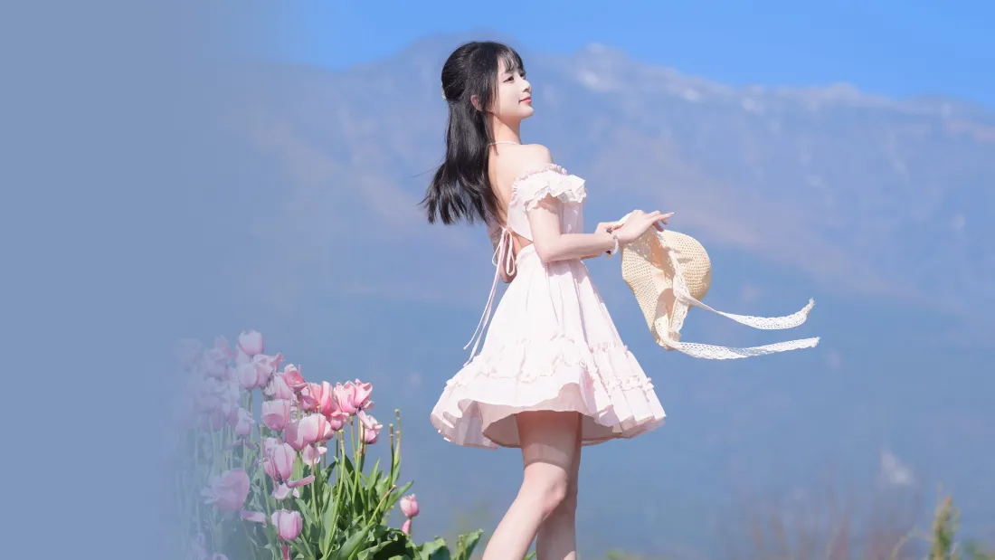 4k少女壁纸｜花海远山 - 清新粉裙草帽「哲风壁纸」