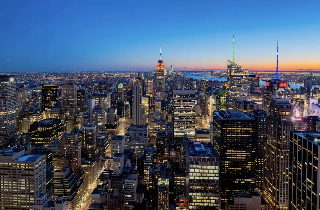 2k城市黄昏壁纸｜都市建筑背景图片 - 夜景灯光「哲风壁纸」