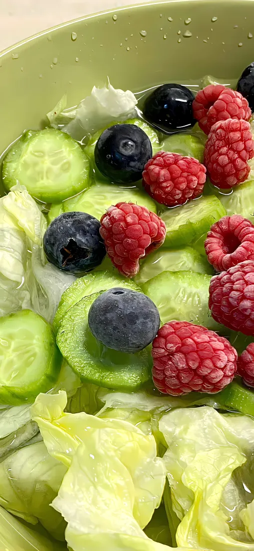 蔬果手机壁纸｜绿色护眼背景 - 蓝莓树莓「哲风壁纸」