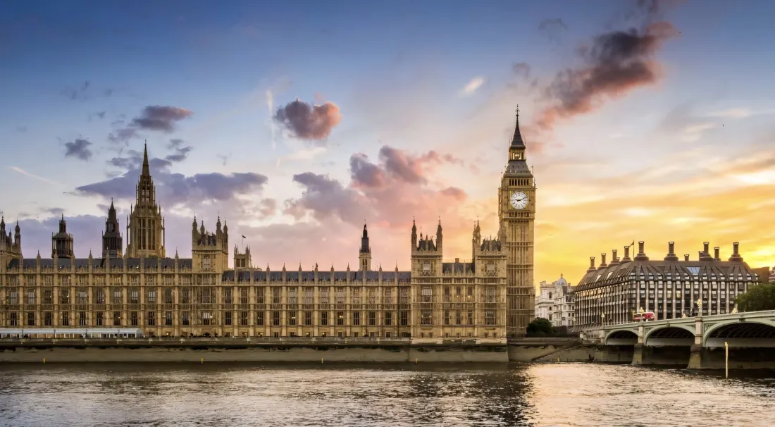2k威斯敏斯特宫壁纸｜晚霞背景 - 泰晤士河「哲风壁纸」