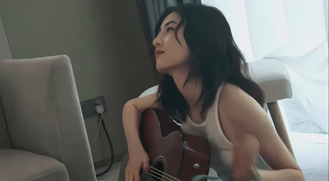 2k张子枫吉他壁纸｜居家背景图 - 白背心「哲风壁纸」