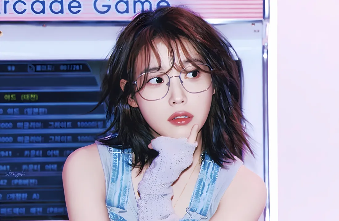 2k李知恩壁纸｜街机背景 - 眼镜艺术照「哲风壁纸」