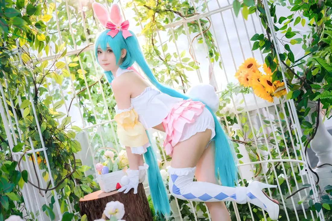 6k初音未来兔耳cos壁纸｜绿植背景 - 兔子美女「哲风壁纸」