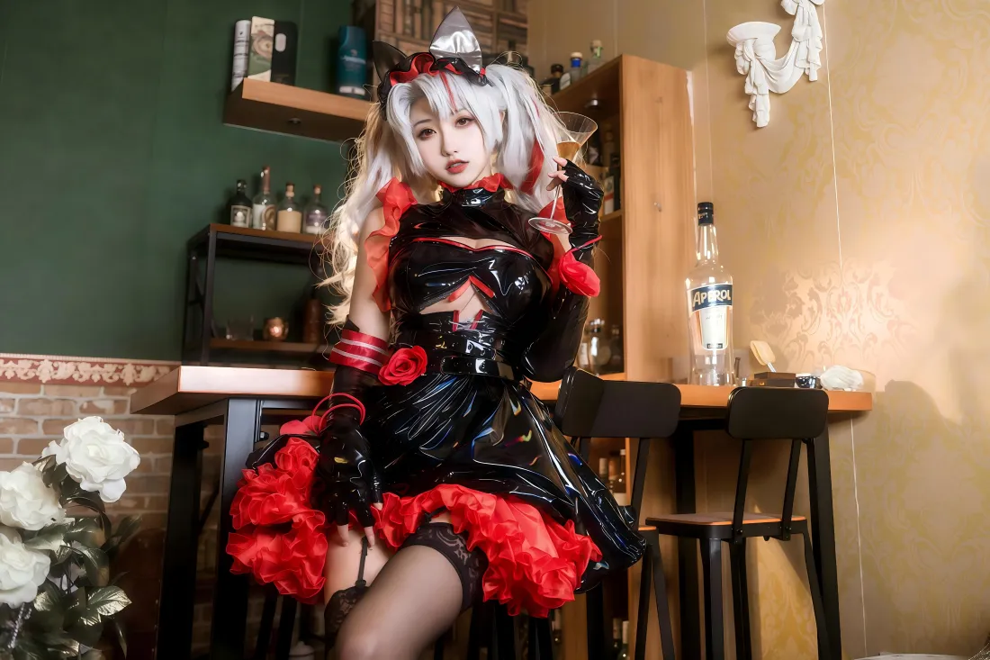 6kcosplay美女壁纸｜吧台背景图片 - 红黑裙「哲风壁纸」