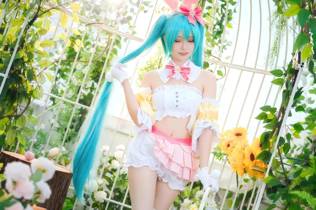 6k初音未来cos壁纸｜花园鸟笼 - 可爱裙装「哲风壁纸」