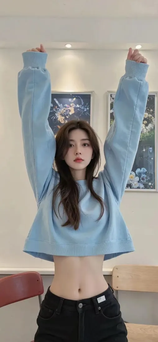 浅蓝色上衣美女手机壁纸｜室内 - 露脐装「哲风壁纸」