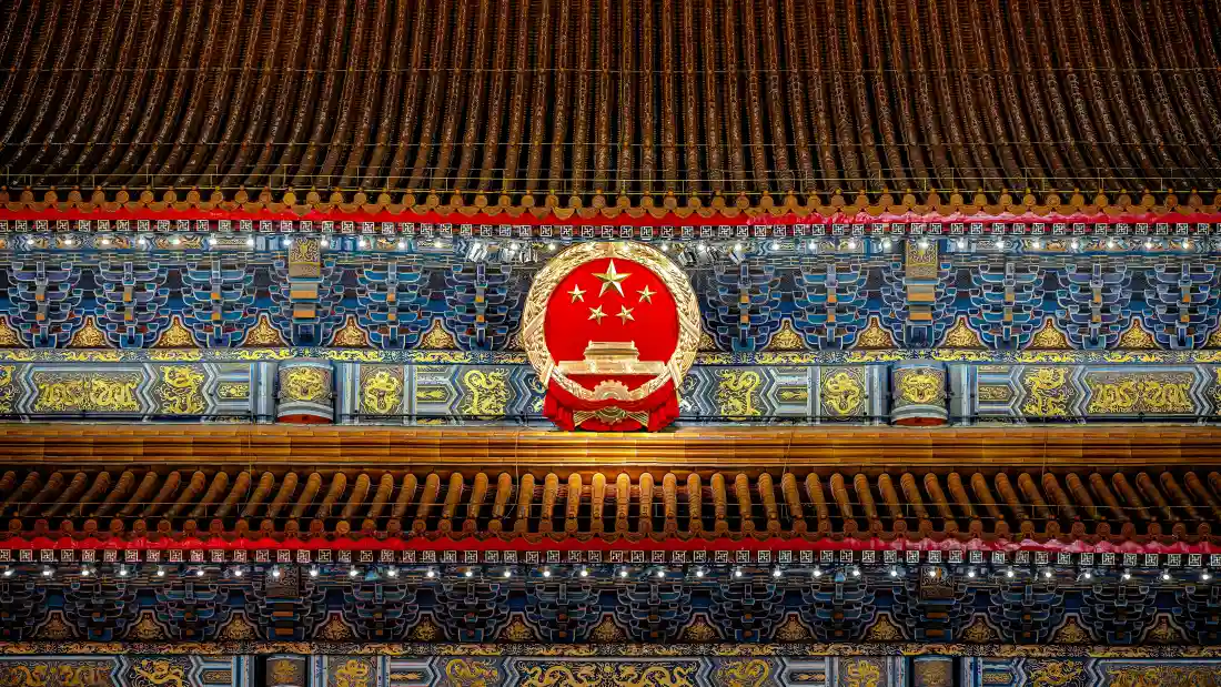 6k天安门城楼壁纸｜国徽背景图片 - 夜景「哲风壁纸」