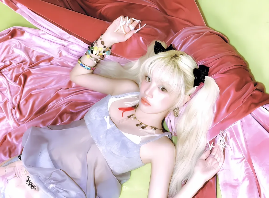 2k宋雨琦壁纸｜紫粉背景 - 双马尾蝴蝶结「哲风壁纸」