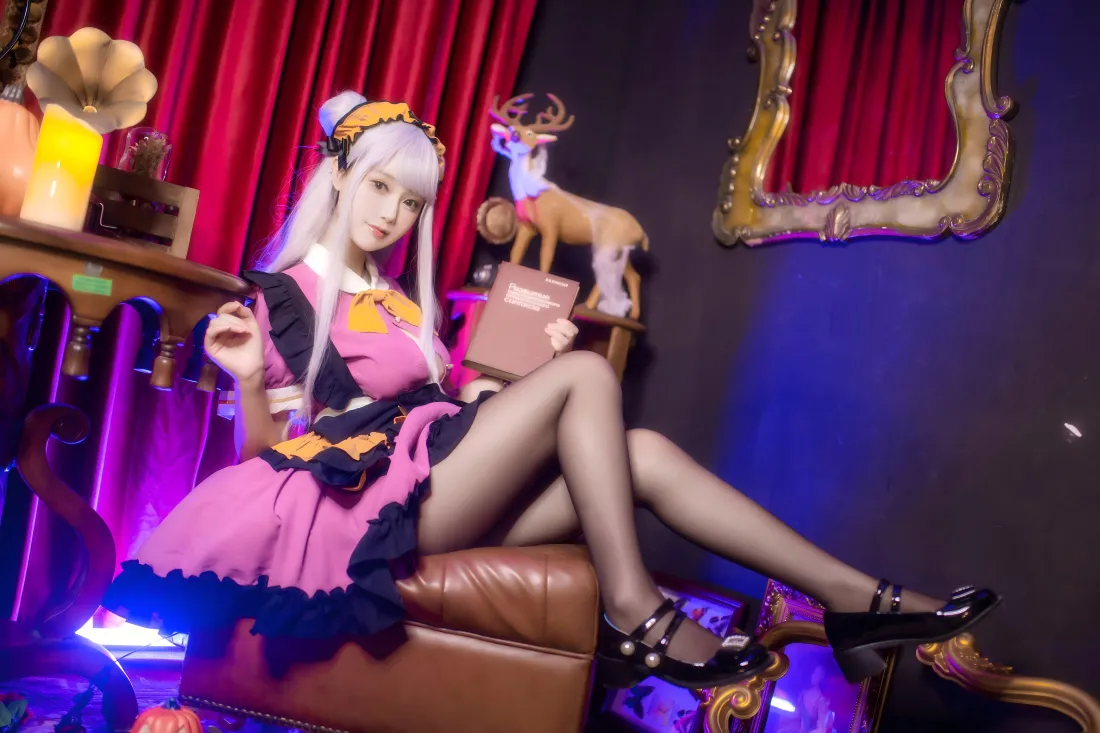 8k粉色裙cos角色壁纸｜复古背景 - 黑丝写真「哲风壁纸」