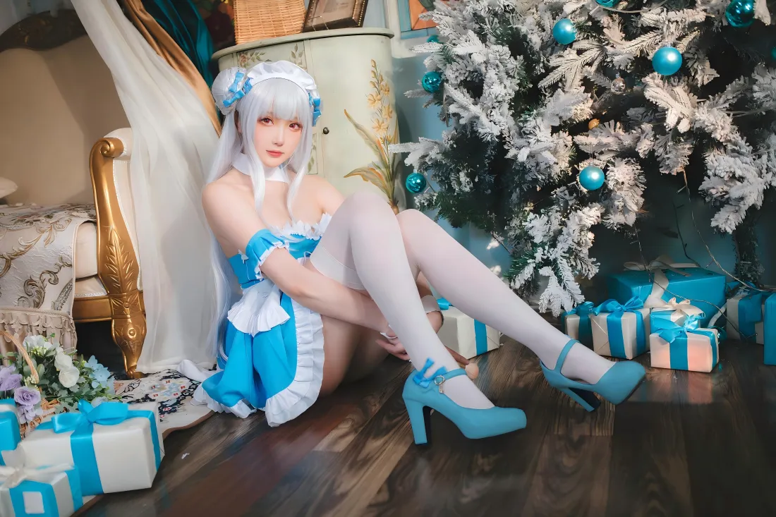7k碧蓝航线cos壁纸｜圣诞背景 - 女仆装「哲风壁纸」