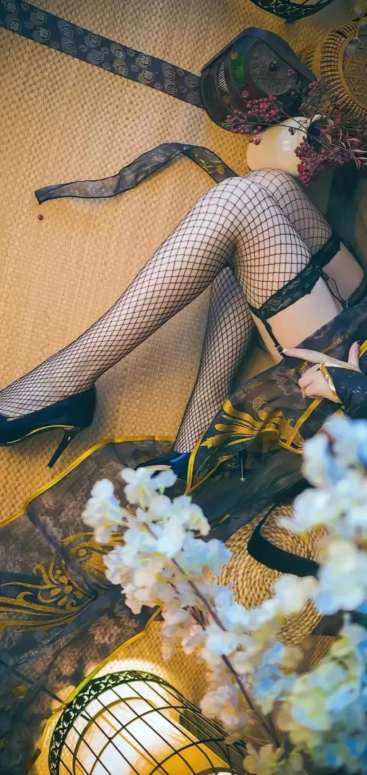 美女手机壁纸｜古风背景 - 渔网袜高跟鞋「哲风壁纸」