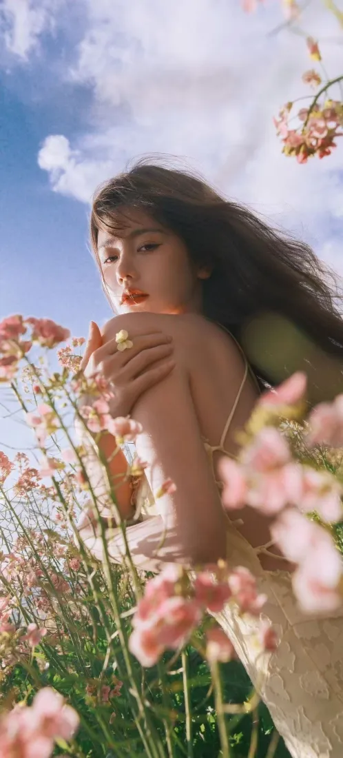 花丛美女手机壁纸｜粉花背景 - 清新「哲风壁纸」