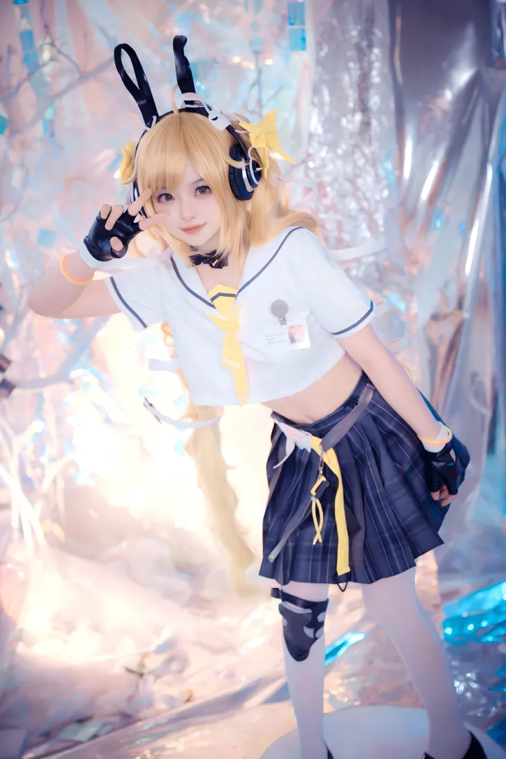 安琪拉cos手机壁纸｜cosplay背景 - 水手服短裙「哲风壁纸」