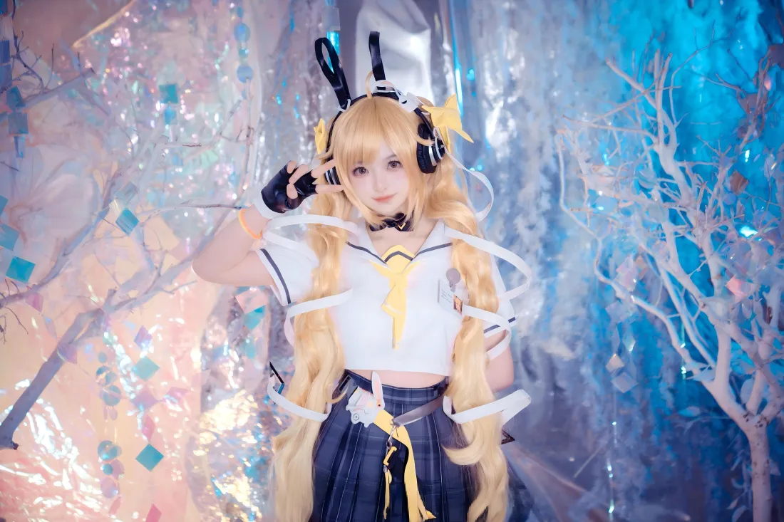 6k安琪拉cos壁纸｜梦幻背景 - 金色双马尾「哲风壁纸」