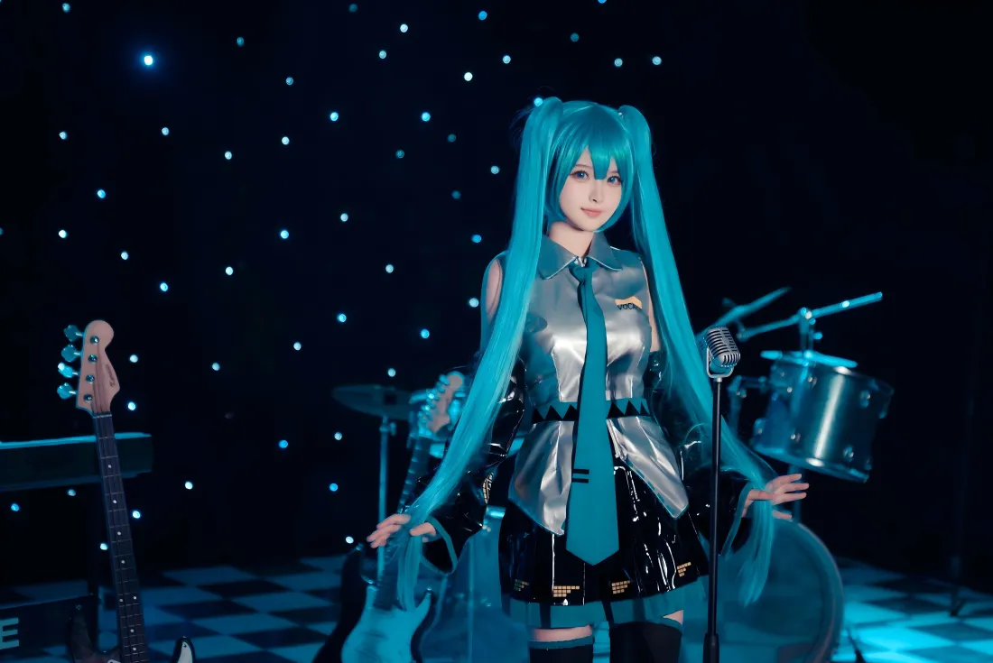 10k初音未来cos壁纸｜舞台背景图片 - 蓝发乐器「哲风壁纸」