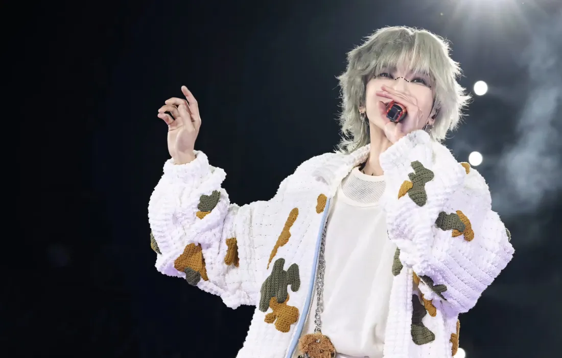 2k华晨宇演唱会壁纸｜舞台表演背景图片 - 银灰发色「哲风壁纸」