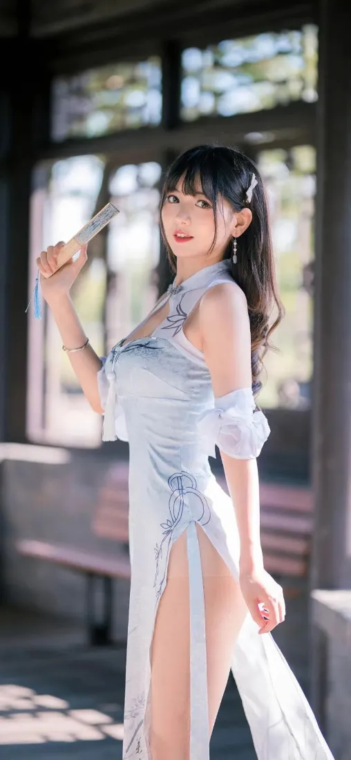 旗袍美女手机壁纸｜古风背景 - 浅蓝色旗袍「哲风壁纸」