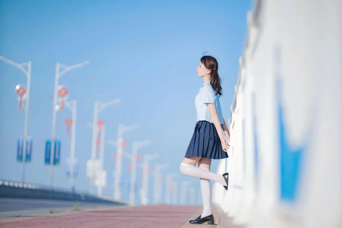 8kJK少女短裙壁纸｜户外街道背景 - 清新街拍「哲风壁纸」