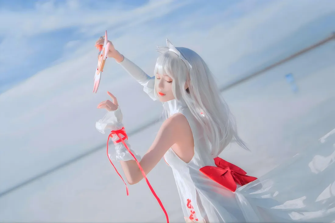 8k白发coser壁纸｜盐湖背景 - 红丝带「哲风壁纸」