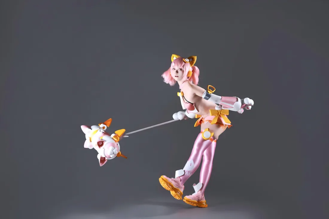 10k动漫角色壁纸｜灰背景 - 粉色美女cos「哲风壁纸」