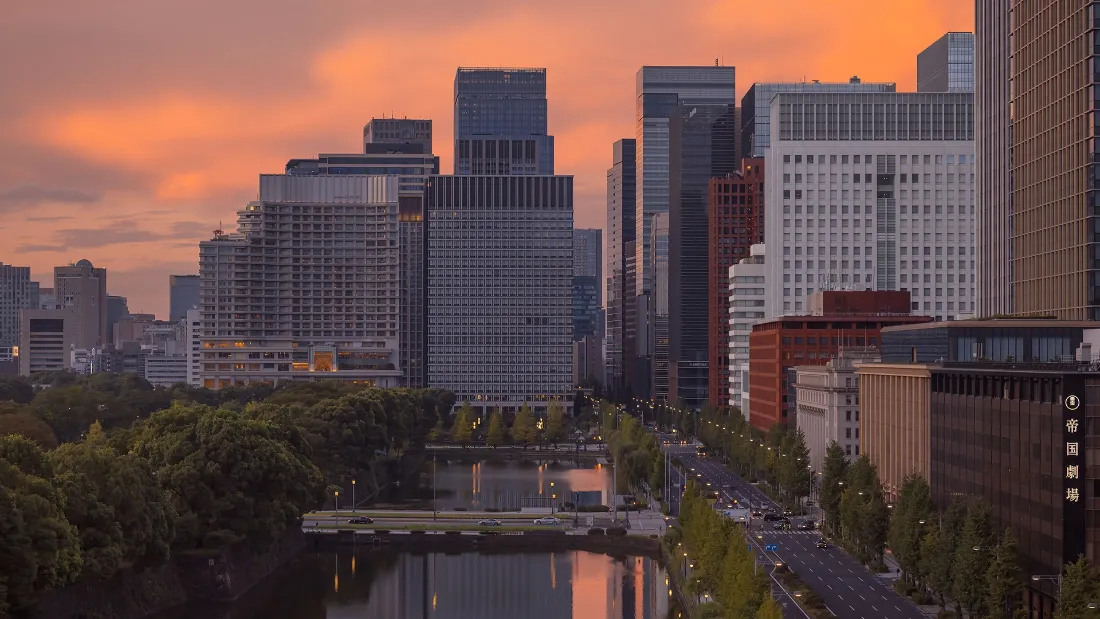 2k城市黄昏壁纸｜城市风景图片 - 晚霞高楼河流「哲风壁纸」