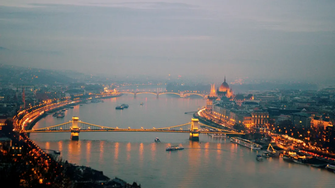 4k城市夜景壁纸｜桥梁河流背景 - 都市风景「哲风壁纸」