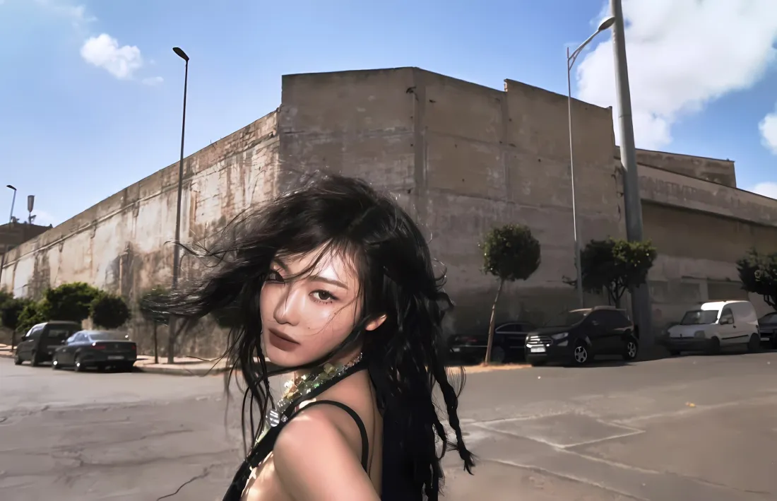 2k宁艺卓壁纸｜街拍背景图片 - 辣妹时尚穿搭「哲风壁纸」