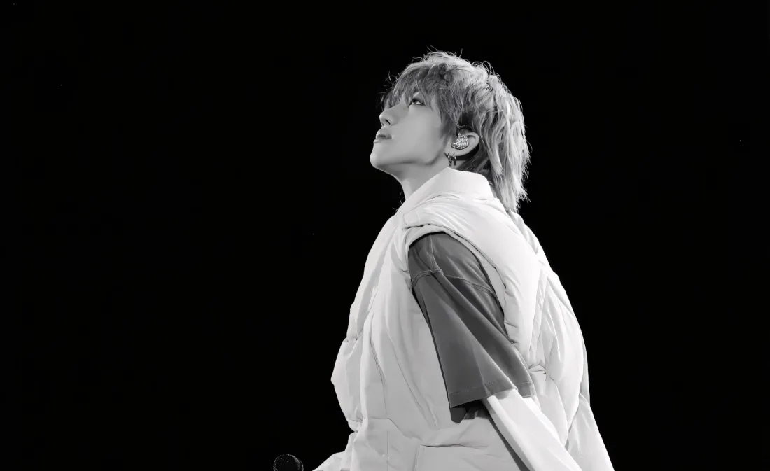 2k徐明浩壁纸｜黑白背景图片 - 简约仰望「哲风壁纸」