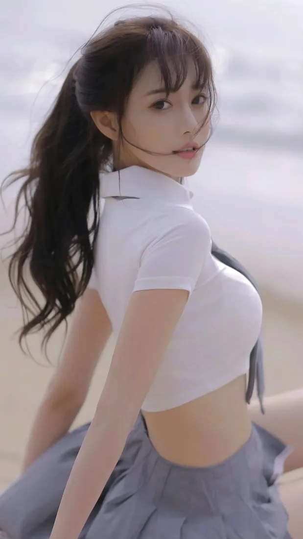 白衣美女手机壁纸｜海边沙滩背景图片 - 青春时尚美女「哲风壁纸」