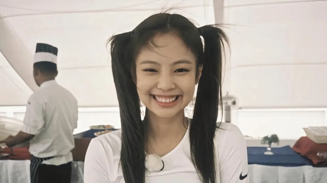 4k金珍妮壁纸｜户外活动背景图片 - 双马尾抓拍「哲风壁纸」