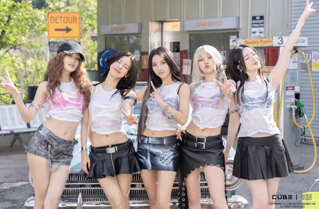 2k青春少女壁纸｜街头背景图片 - 阳光活力「哲风壁纸」