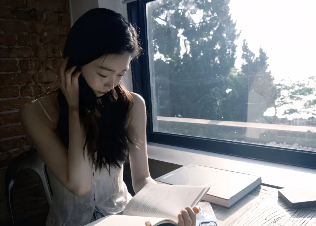 2k宋轶壁纸｜咖啡馆背景图片 - 看书休闲「哲风壁纸」