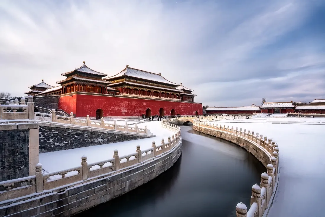 2k故宫雪景壁纸｜北京故宫背景图片 - 红墙白雪「哲风壁纸」
