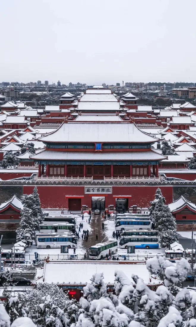 故宫雪景手机壁纸｜北京背景图片 - 红墙白雪古建筑「哲风壁纸」