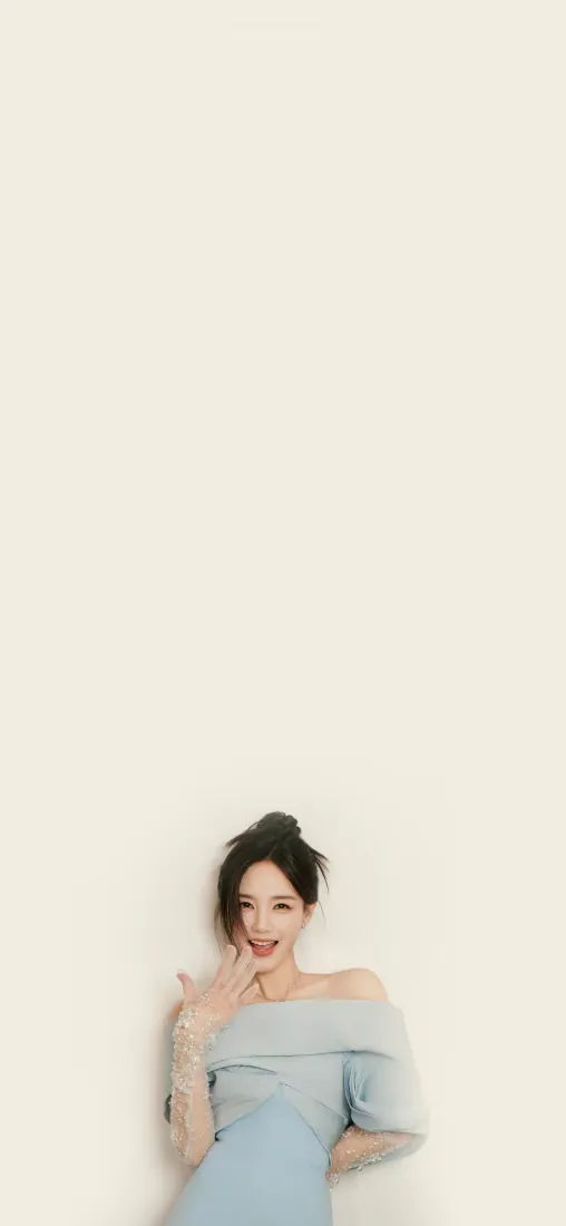 浅蓝裙美女手机壁纸｜简约背景图片 - 优雅时尚「哲风壁纸」